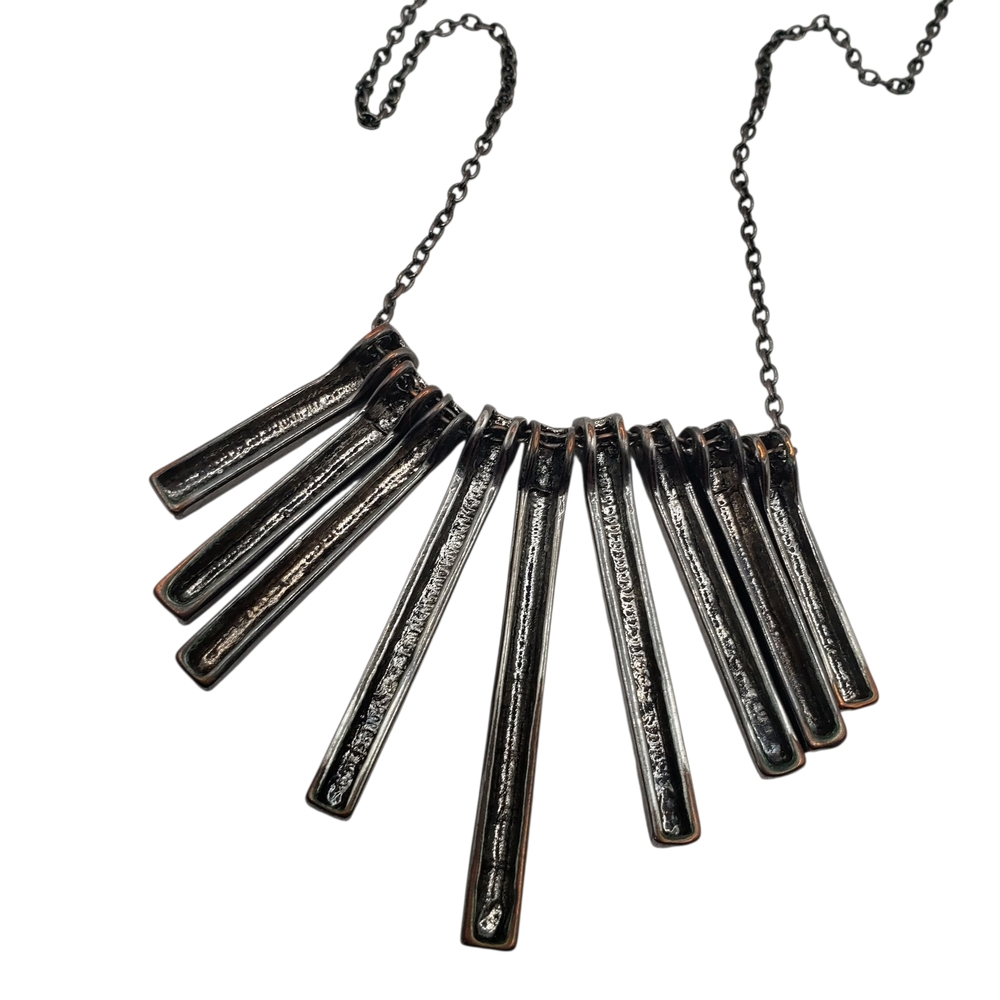 🔷️Grey Silver Tone Statement Necklace Bar Design - Picture 7 of 9